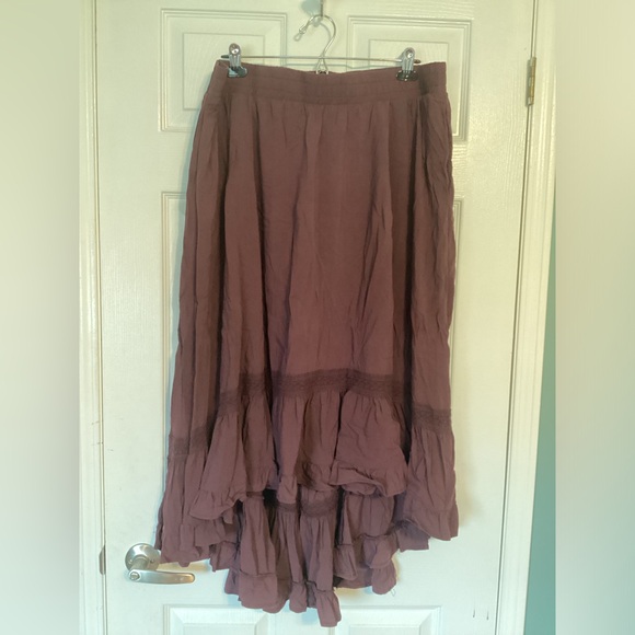 ** SOLD ** Torrid Maxi High-Lo Lace Inset Skirt - Picture 1 of 6